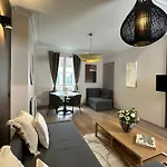 Champs Elysées - Deluxe Family Apartments